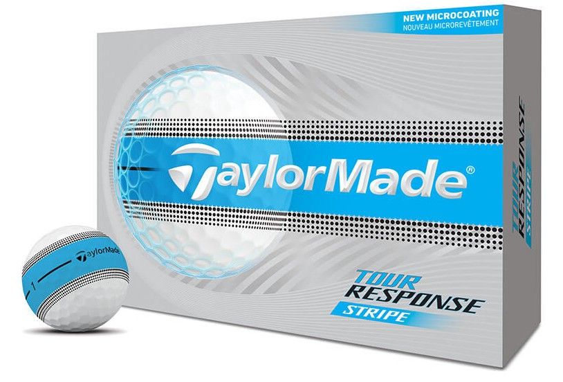 Balle de golf blanche avec bande bleu clair et points noirs autour du centre, logo « TaylorMade ». À côté, l'emballage gris « TaylorMade Tour Response Stripe» montre une balle à bande bleu-noir et logo. «NEW MICROCOATING» visible.
